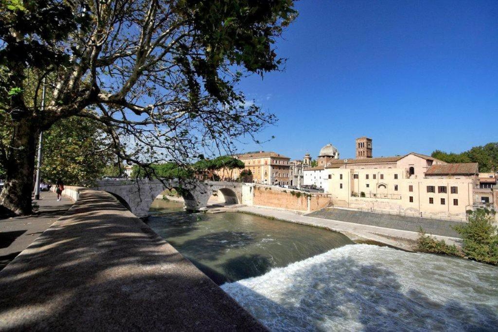 Charming Restored Loft In The Heart Of Trastevere * Rome